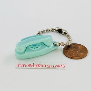 Vtg mini Princess telephone keychain in aqua